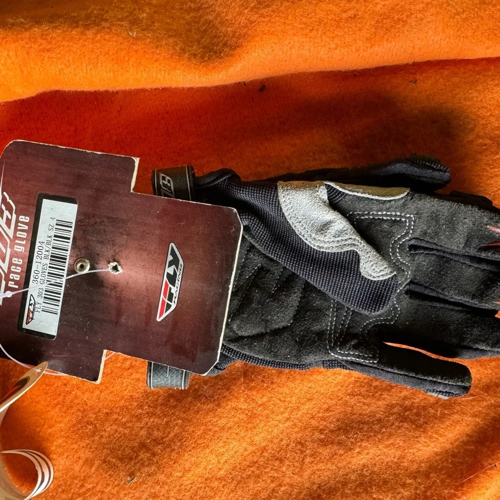 Fly Racing Kids Gloves - Picture 2 of 4
